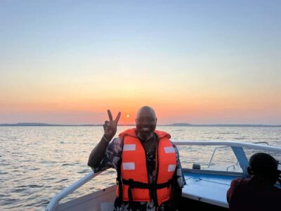 Equatar Line Tour & Victoria Lake Sunset Boat Ride