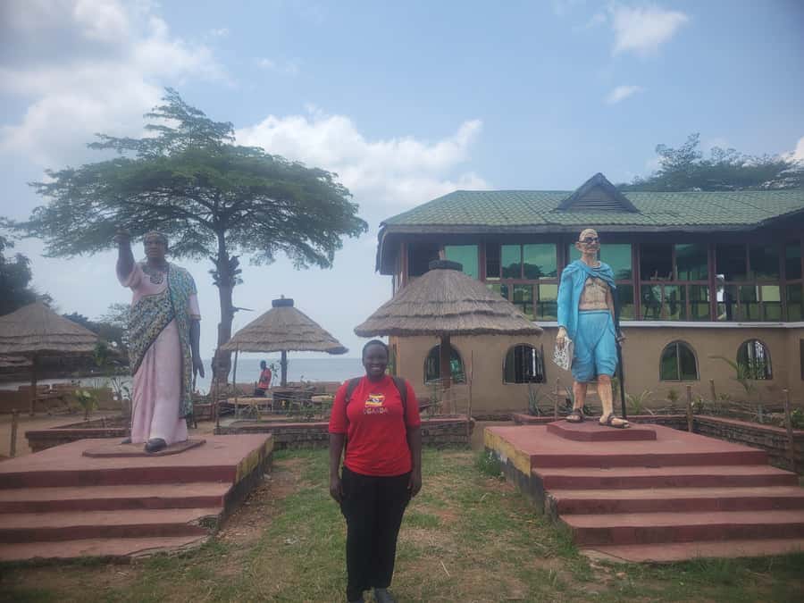 Entebbe: Female-Led Guided Walking Tour - Local market on foot: fruits, business, and a Rolex moment