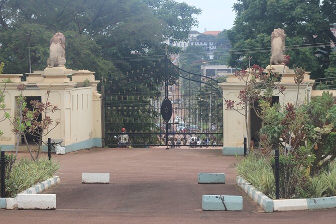 Kampala cultural tours - Craft Market time, plus craft making you can actually watch